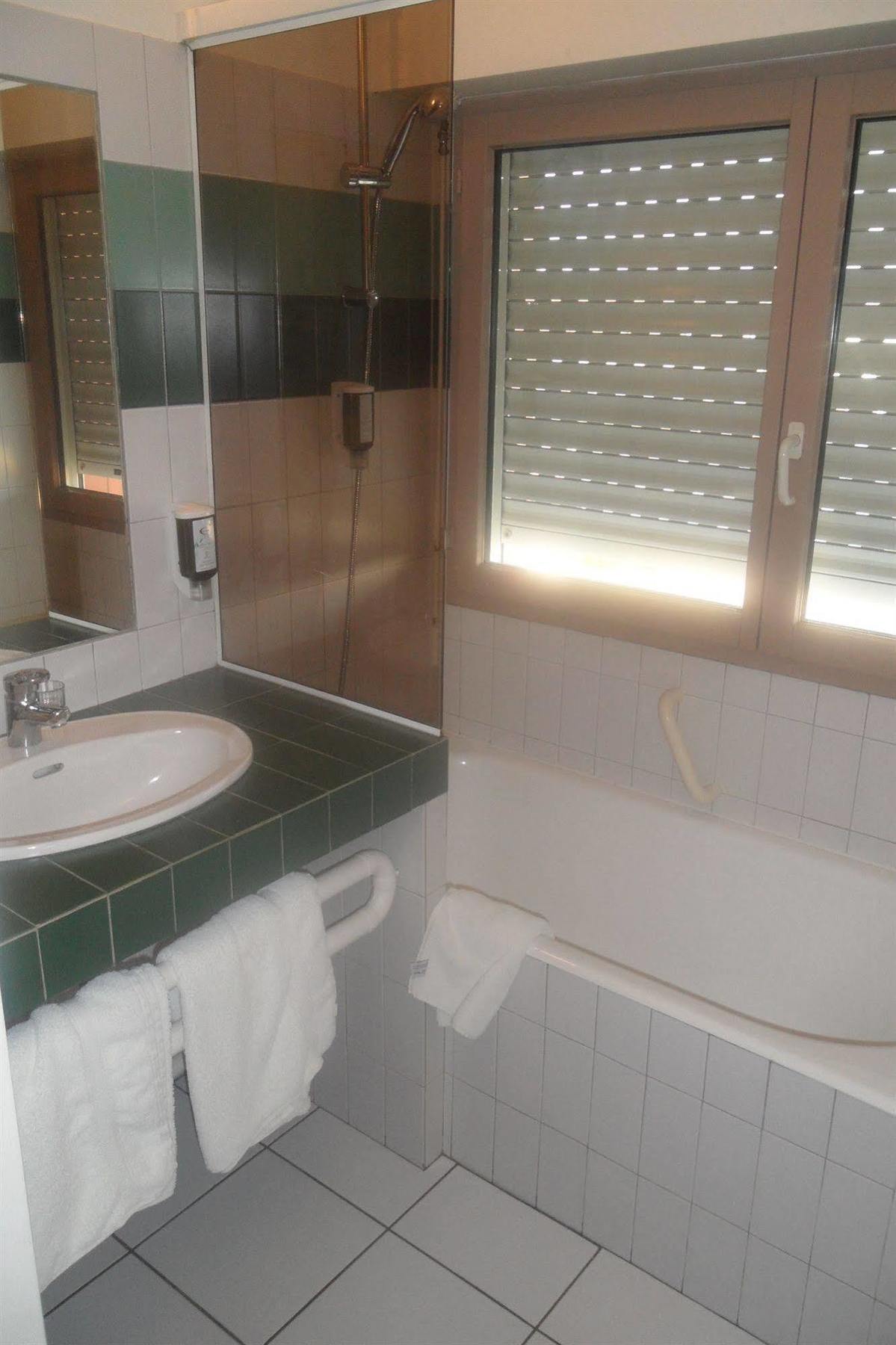 Abor Hotel, Mont De Marsan Saint-Pierre-du-Mont  Екстер'єр фото